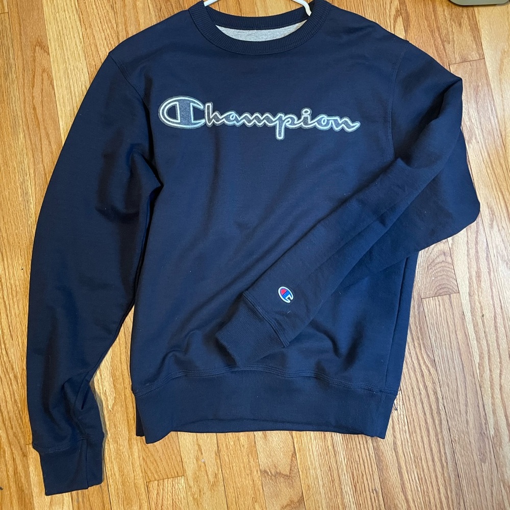 🤩 Champion sweater in navy blue